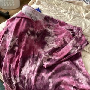 Long sleeve vneck tshirt